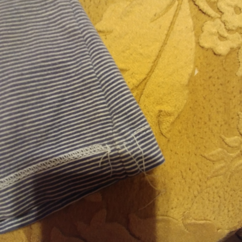 Square collar tee - Picture 3 of 3